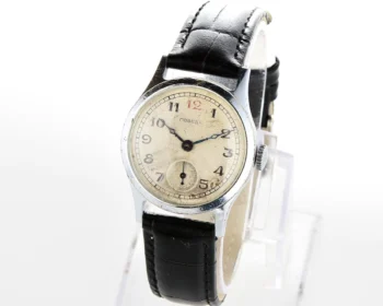 Vintage mechanical Pobeda wrist watch "red 12" - 4th quarter 1952