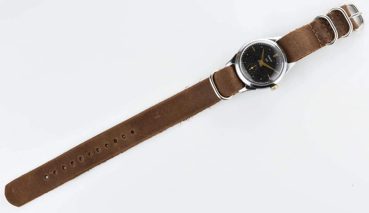 Vintage Soviet mechanical Pobeda wrist watch