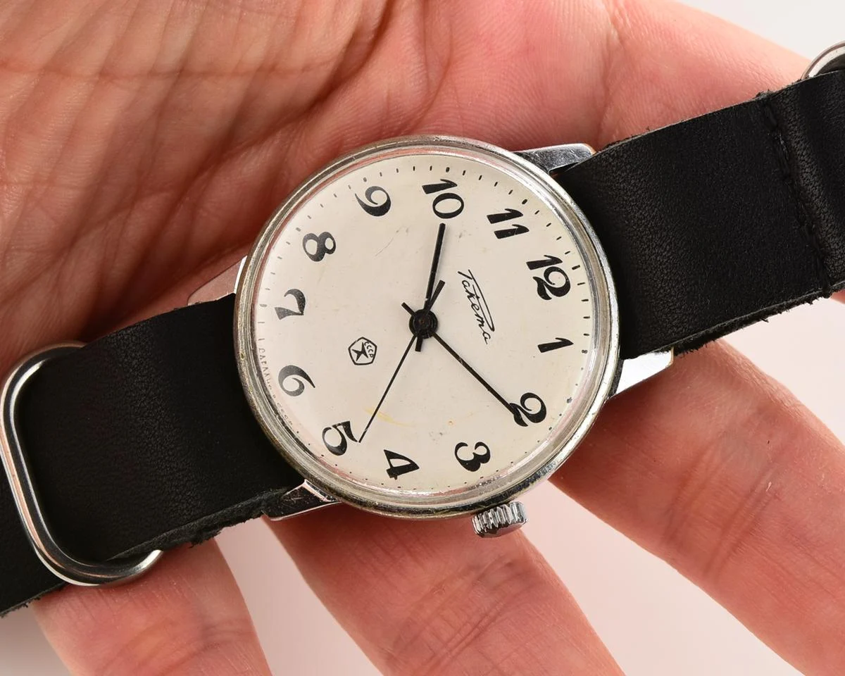 Soviet Raketa elegant vintage mechanical watch with genuine leather NATO strap