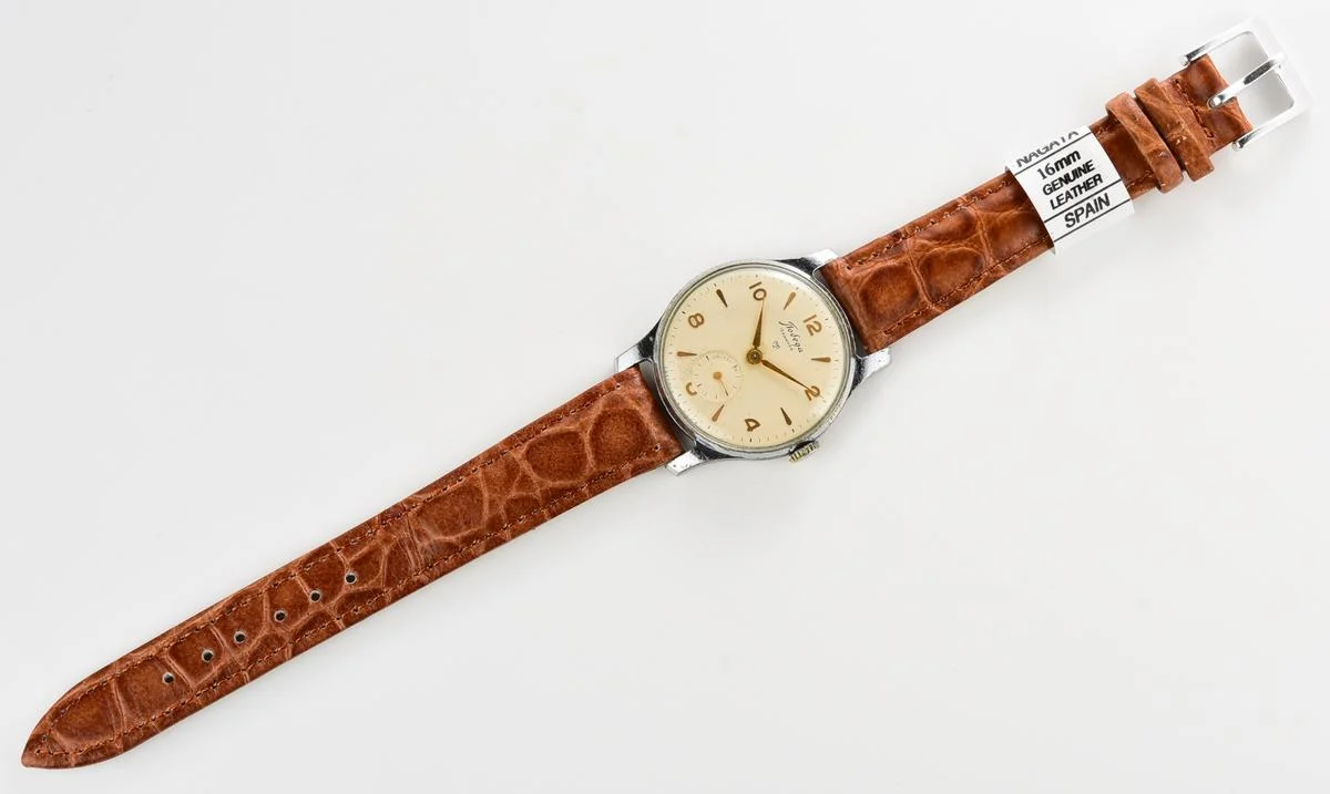 Vintage Soviet mechanical Pobeda wrist watch