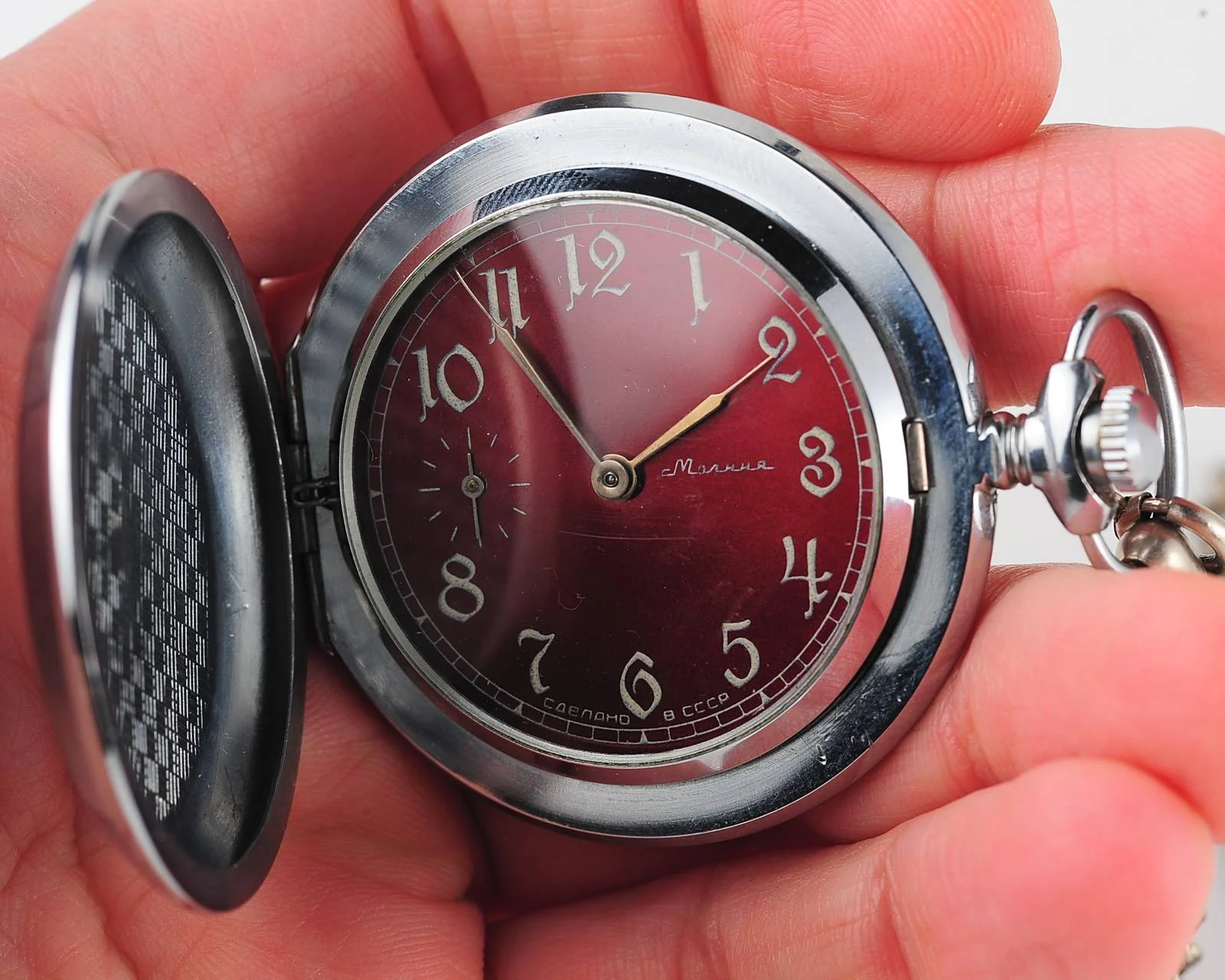 watch Molnija War Anniversary red 8584-0017