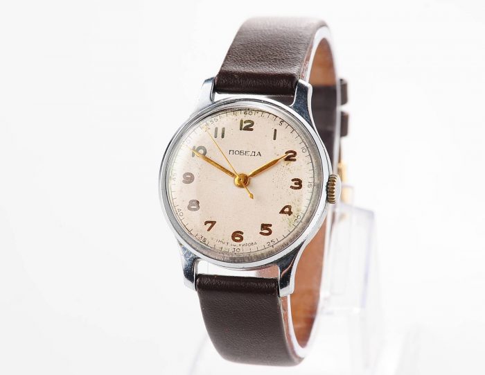Vintage mechanical POBEDA with central seconds hand, from 1953
