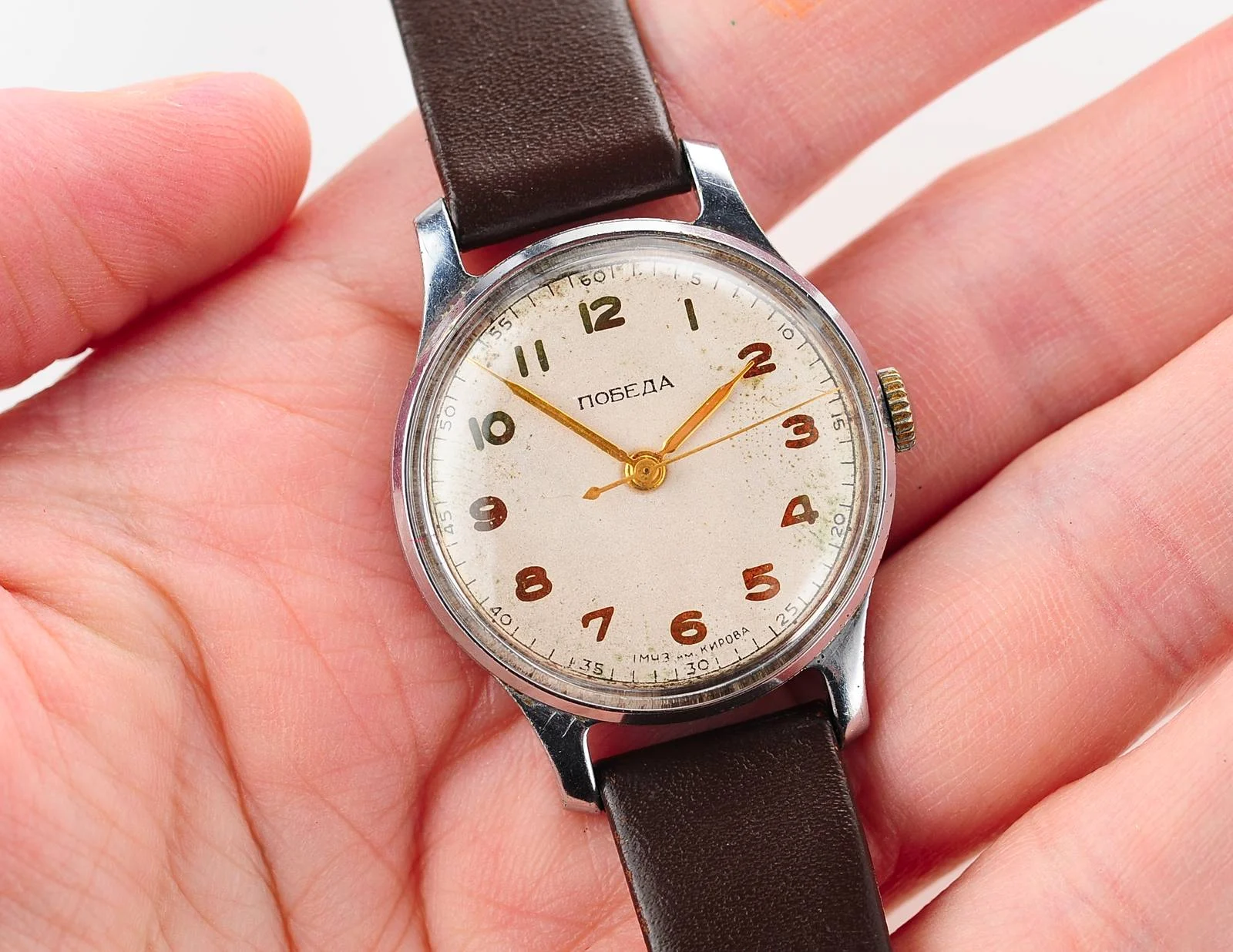 Vintage mechanical Pobeda with central seconds hand, from 1953