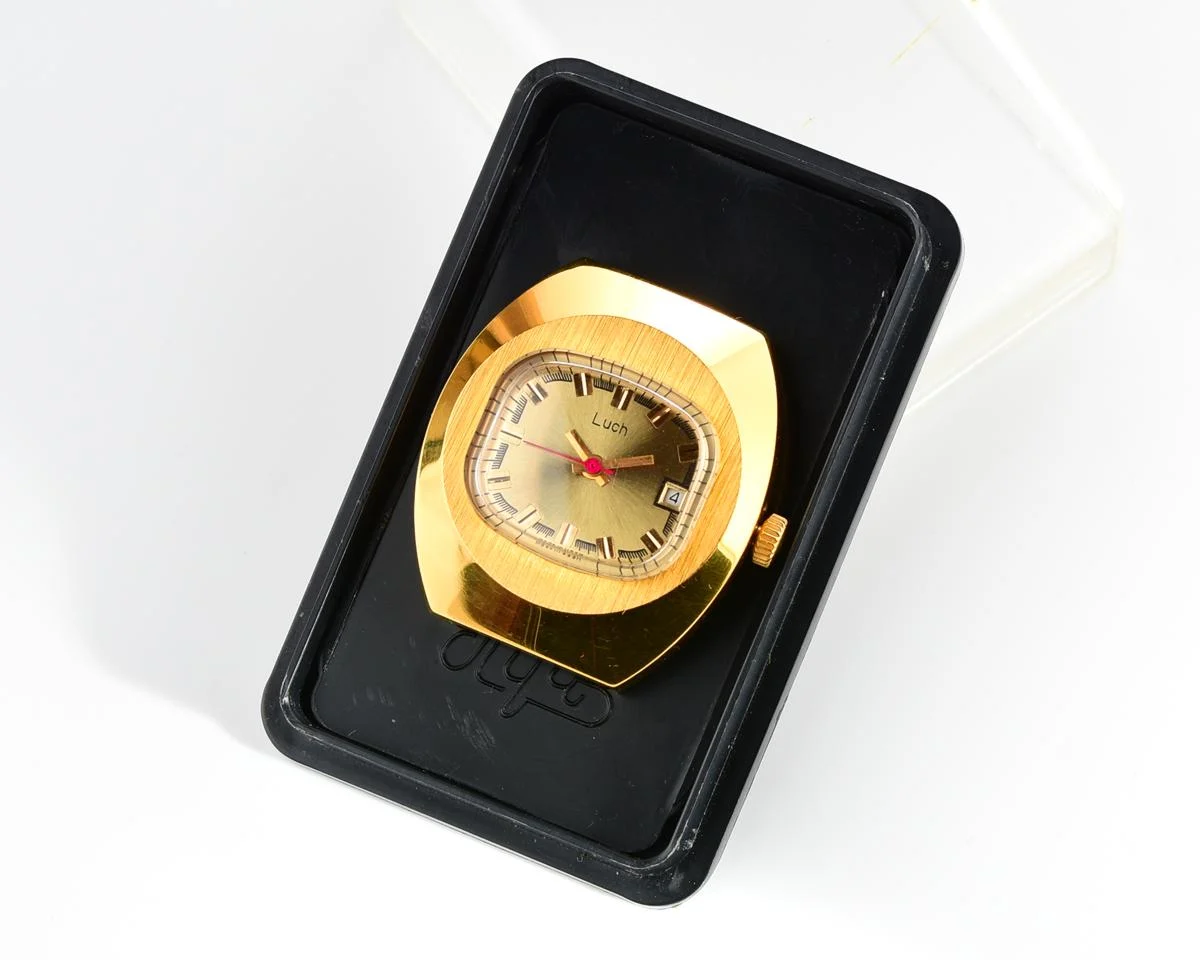 TIME CAPSULE: Luch Soviet gold-plated vintage wrist watch for ladies – New Old Stock (NOS)!
