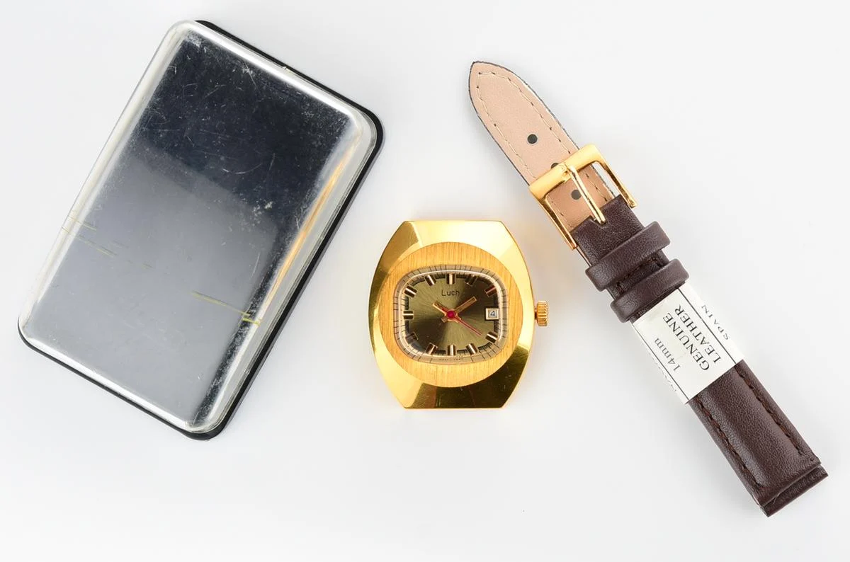 TIME CAPSULE: Luch Soviet gold-plated vintage wrist watch for ladies – New Old Stock (NOS)!