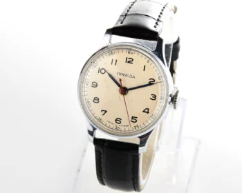 Vintage Pobeda watch with central seconds hand and diamond shaped crown, from 1955!
