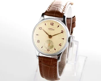 Vintage Soviet mechanical Pobeda wrist watch, 4th quarter 1953