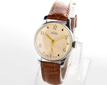 Vintage Soviet mechanical Pobeda wrist watch