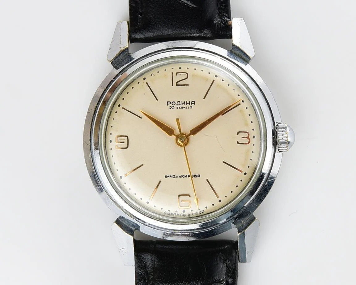 Rodina mechanical watch with automatic self winding movement