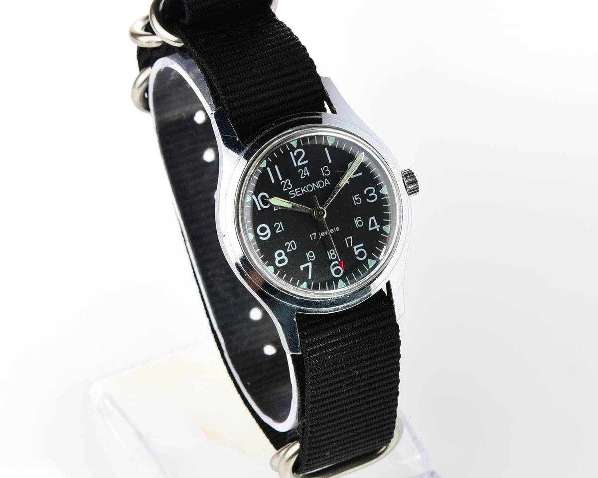 Excellent Soviet vintage Sekonda-Military mechanical wristwatch