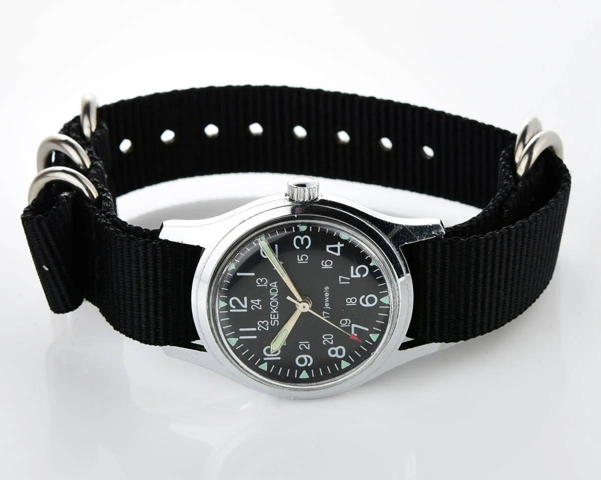 Excellent Soviet vintage Sekonda-Military mechanical wristwatch