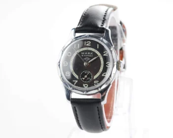Vintage Mayak mechanical watch