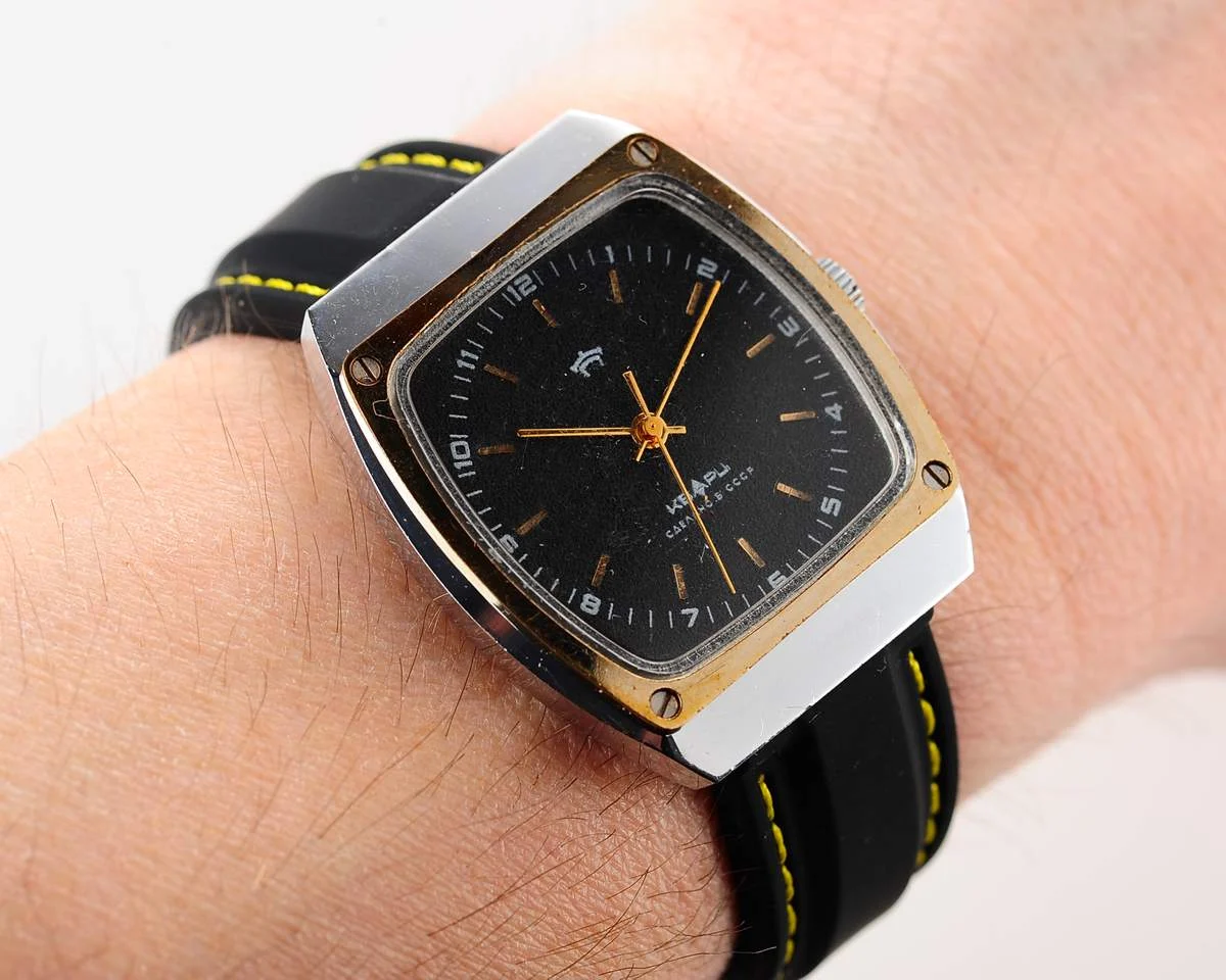 watch Raketa square black quartz 6242-0121