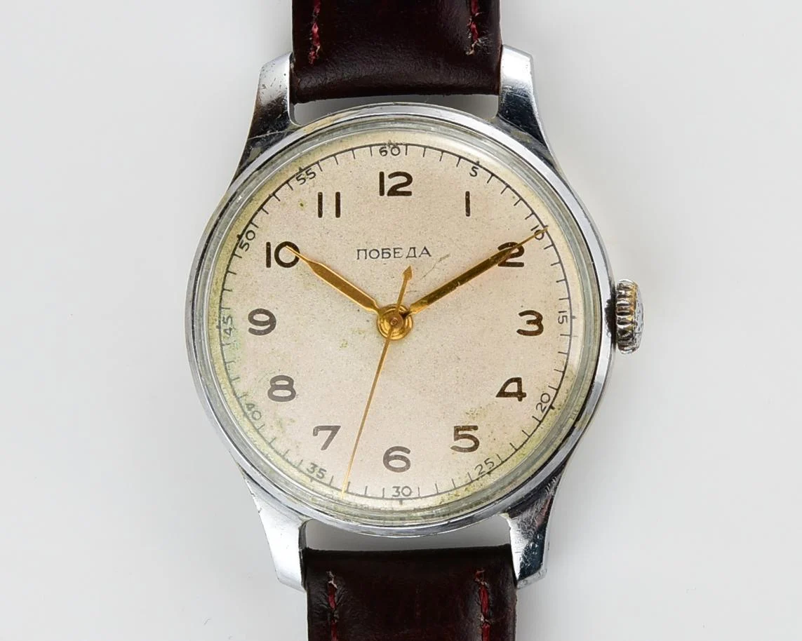 Vintage Pobeda watch with central seconds hand, from 1950s