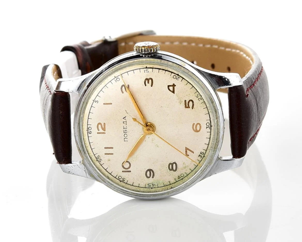 Vintage Pobeda watch with central seconds hand, from 1950s
