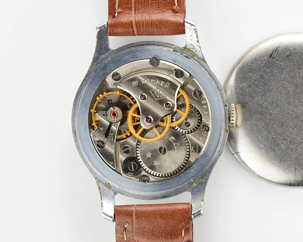 Good condition vintage Pobeda watch with central seconds hand, from 1954