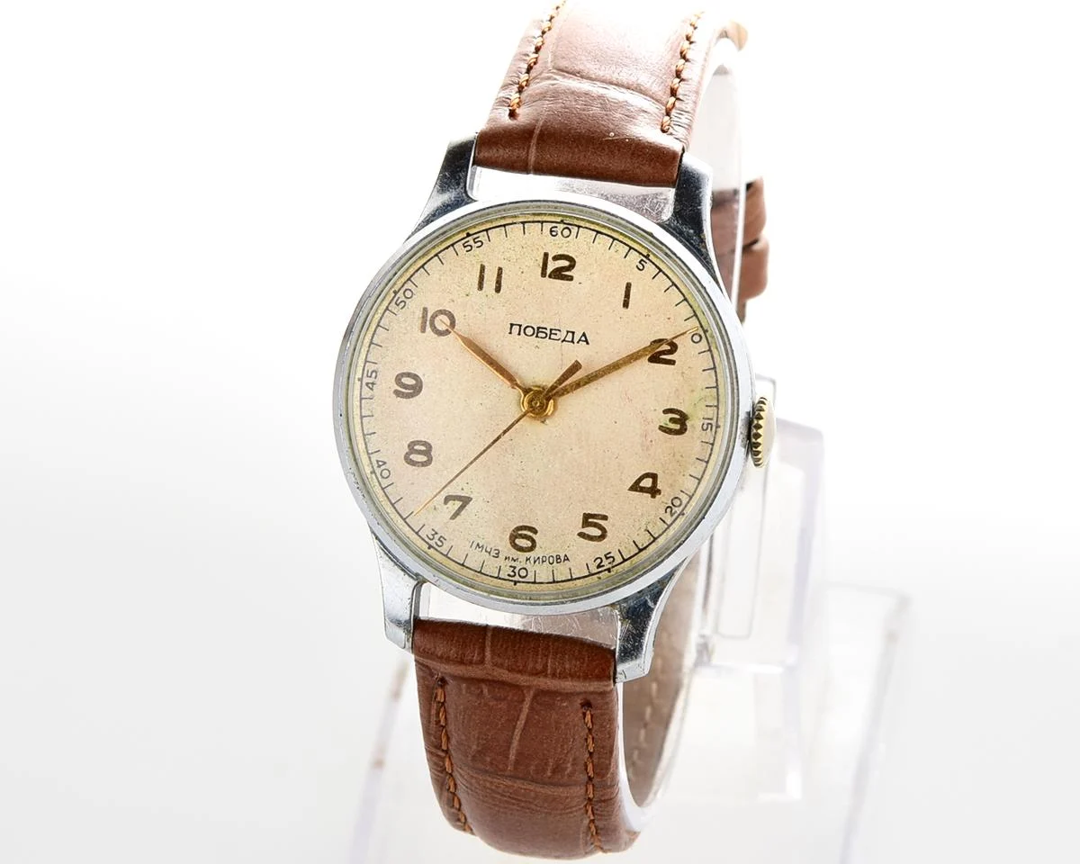 Good condition vintage Pobeda watch with central seconds hand, from 1954