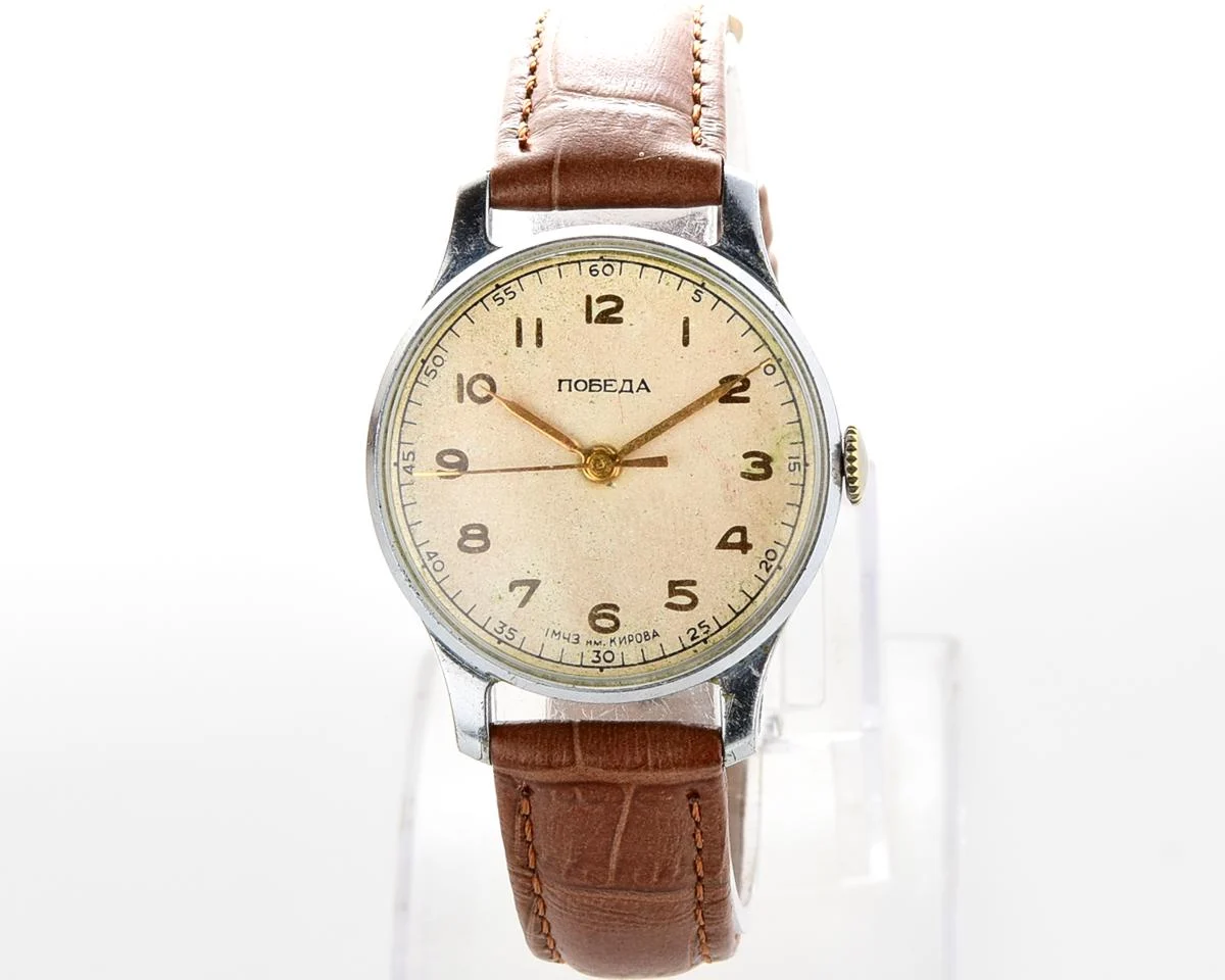 Good condition vintage Pobeda watch with central seconds hand, from 1954