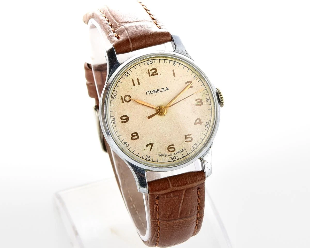 Good condition vintage Pobeda watch with central seconds hand, from 1954