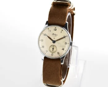 Vintage Soviet mechanical Pobeda wrist watch, 4th quarter 1958