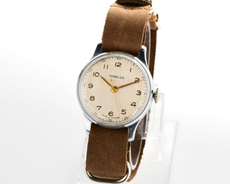 Excellent POBEDA watch with central seconds hand and diamond crown - 3rd quarter of 1954!