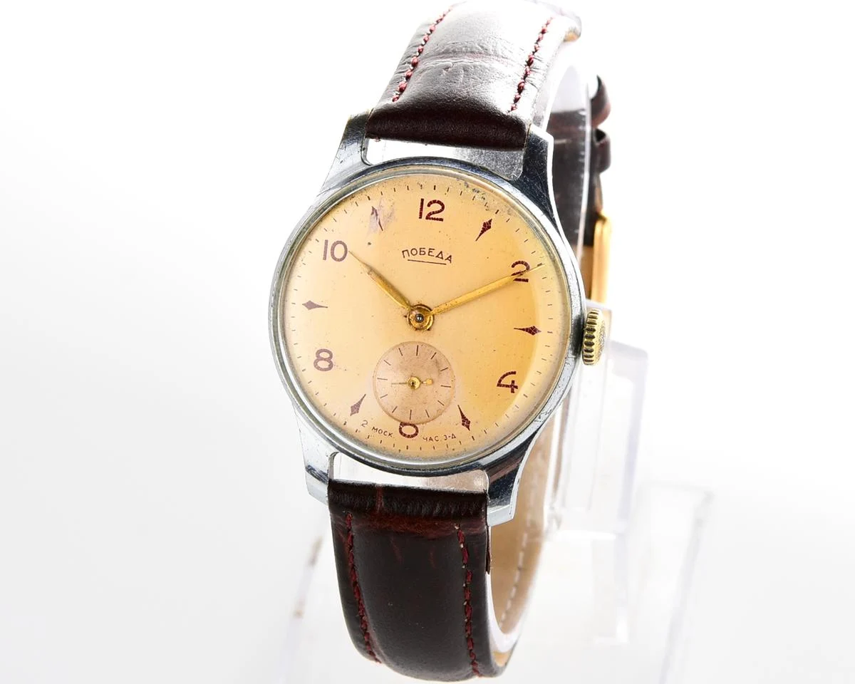 Vintage Soviet mechanical Pobeda wrist watch, 2MChZ from 4th quarter of 1956