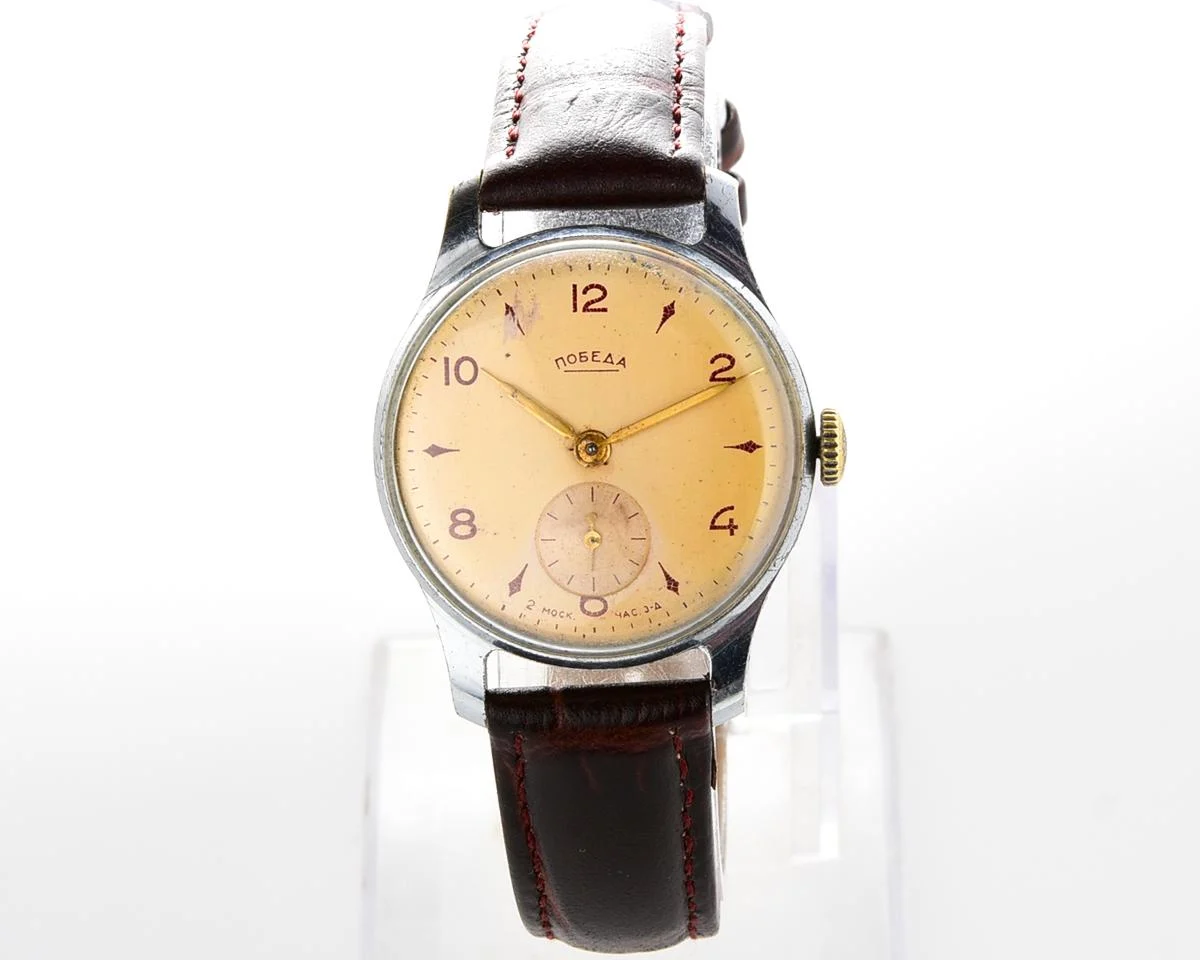Vintage Soviet mechanical Pobeda wrist watch, 2MChZ from 4th quarter of 1956