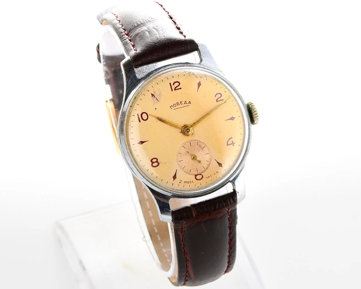 Vintage Soviet mechanical Pobeda wrist watch, 2MChZ from 4th quarter of 1956
