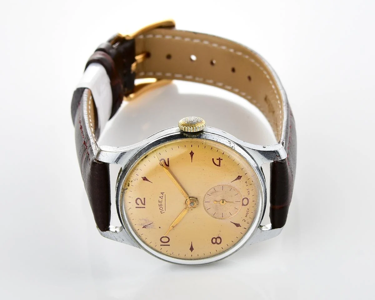 Vintage Soviet mechanical Pobeda wrist watch, 2MChZ from 4th quarter of 1956