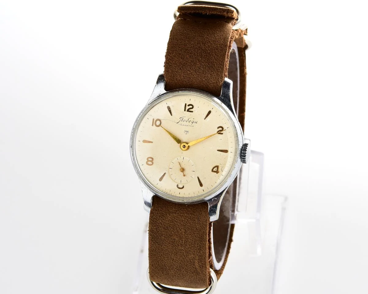 Vintage Soviet mechanical Pobeda wrist watch, 2MChZ from 4th quarter of 1956