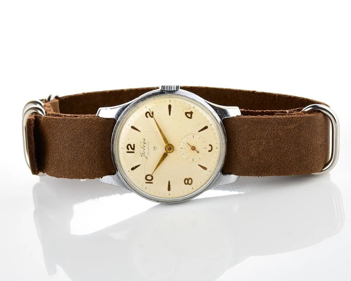 Vintage Soviet mechanical Pobeda wrist watch, 2MChZ from 4th quarter of 1956