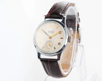 Excellent vintage Soviet Mayak mechanical wristwatch, the 4th quarter of 1956!