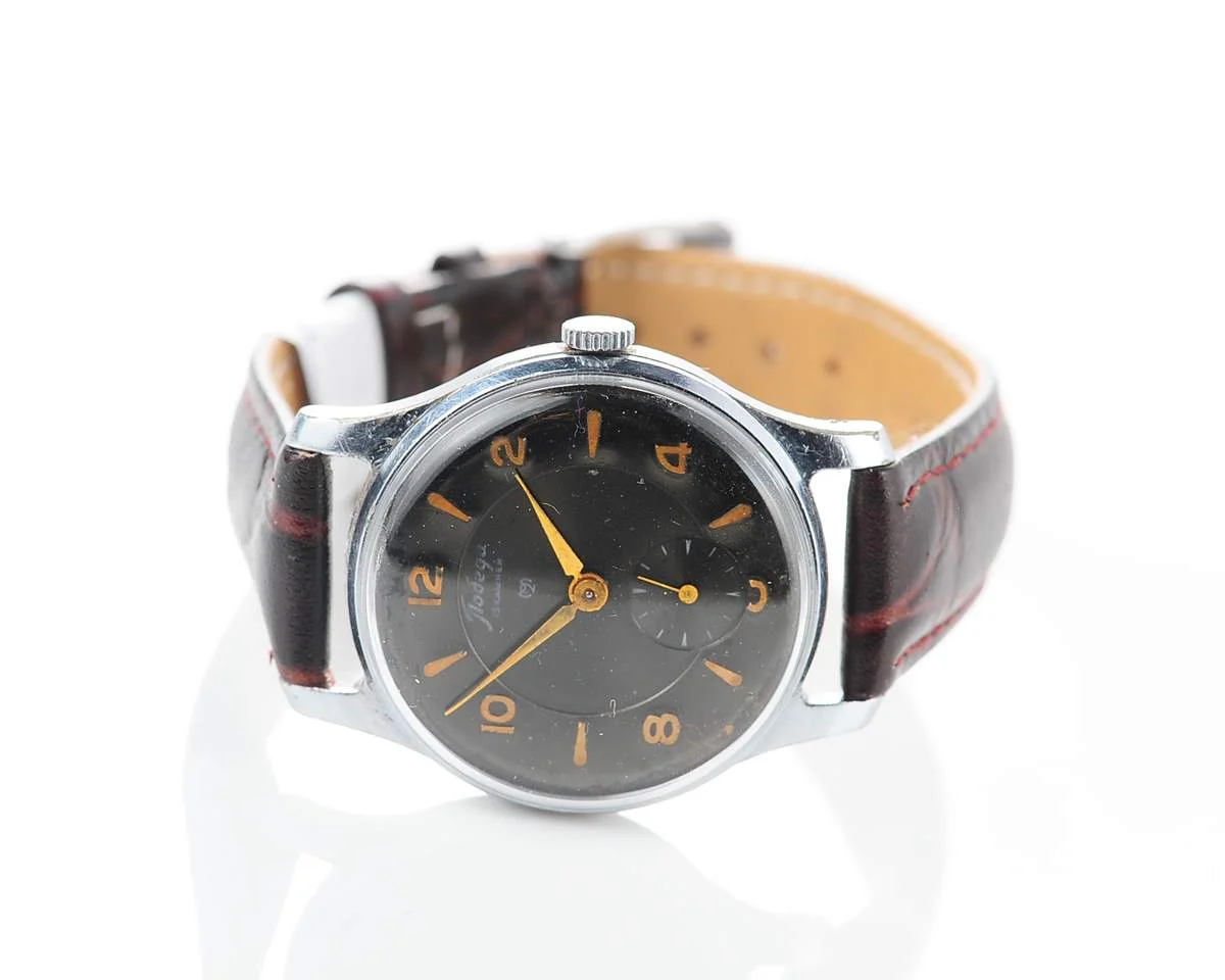 Vintage Soviet mechanical Pobeda wrist watch from 2nd Moskow watch factory
