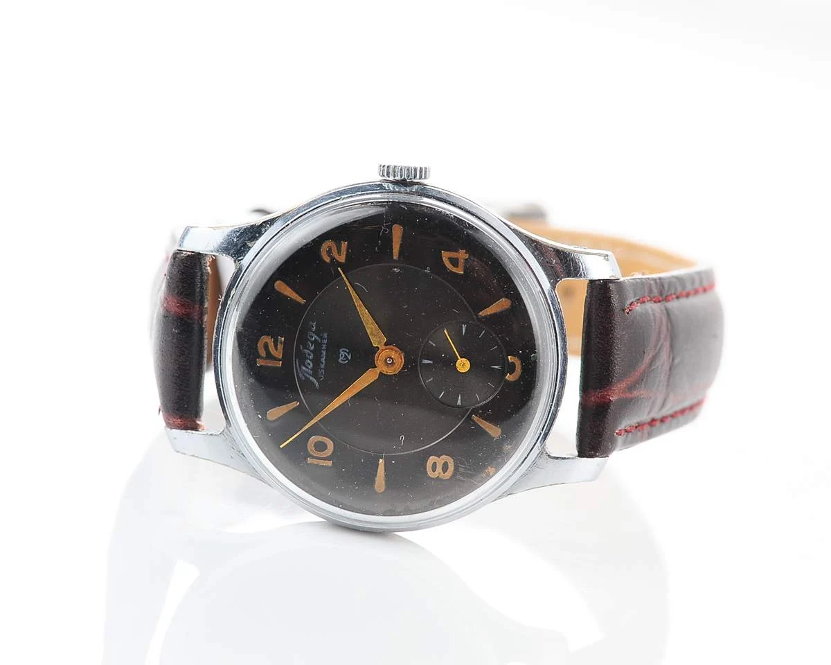 Vintage Soviet mechanical Pobeda wrist watch from 2nd Moskow watch factory