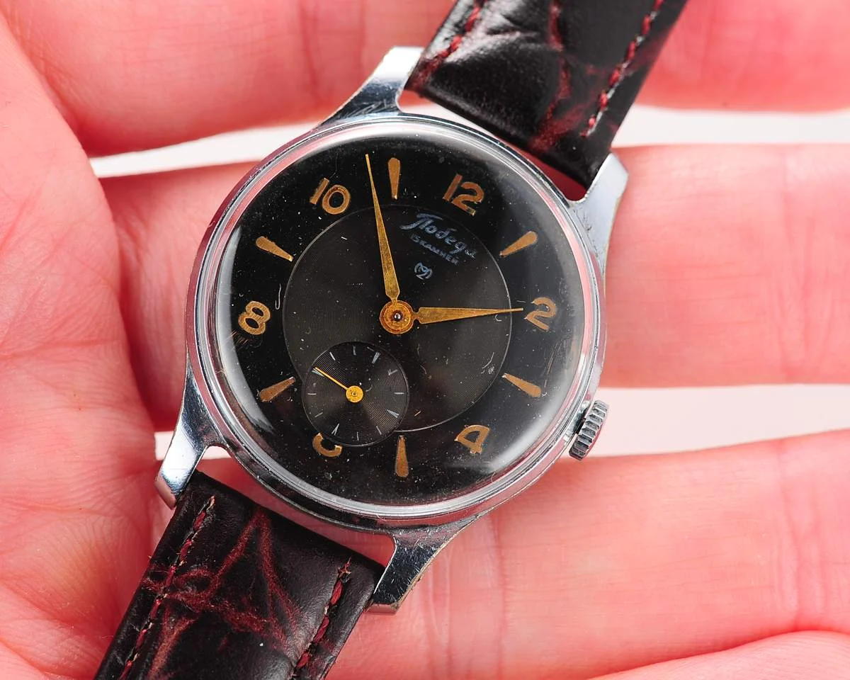 Vintage Soviet mechanical Pobeda wrist watch from 2nd Moskow watch factory