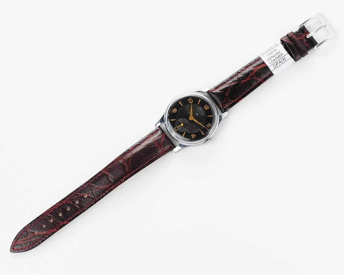 Vintage Soviet mechanical Pobeda wrist watch from 2nd Moskow watch factory