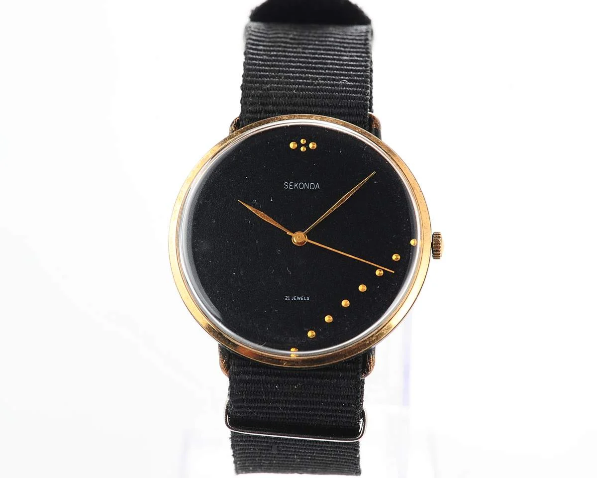 Large Soviet Sekonda (Zarya) mechanical wrist watch
