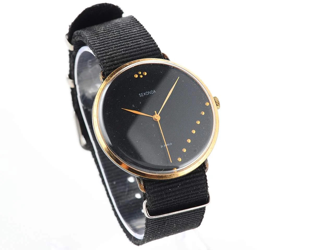 Large Soviet Sekonda (Zarya) mechanical wrist watch