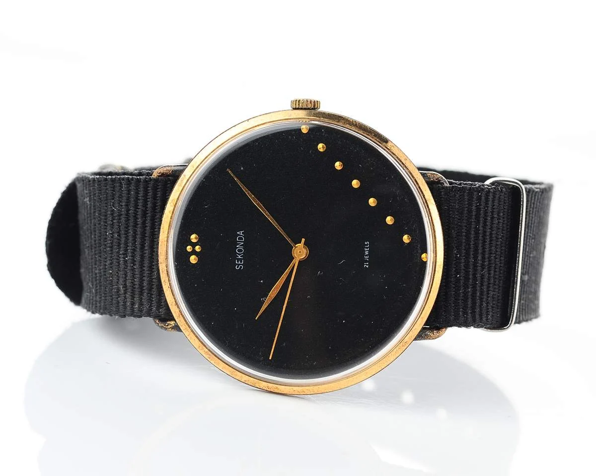 Large Soviet Sekonda (Zarya) mechanical wrist watch