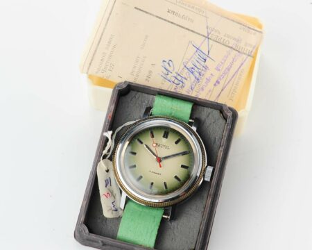 TIME CAPSULE: Vostok mechanical watch – new old stock(NOS)!