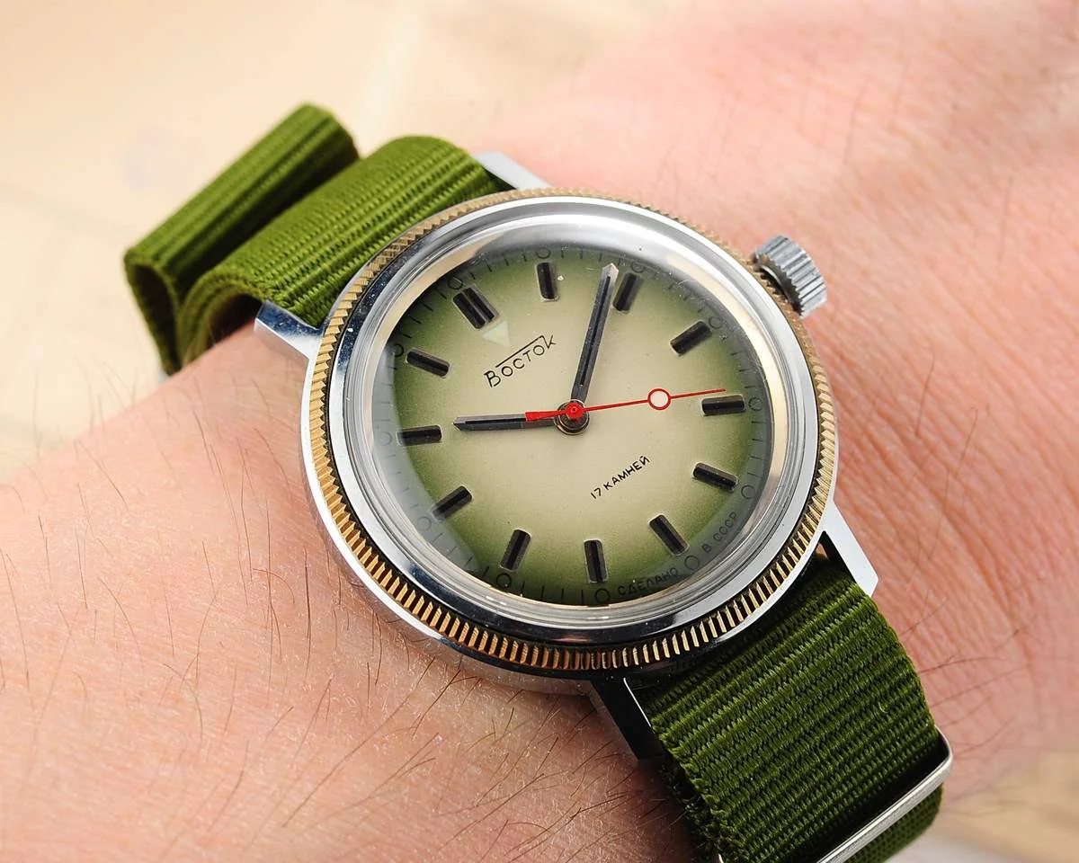 watch Vostok round greenish NOS 9160-0180