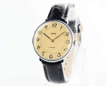 Vintage mechanical Zaria watch with cream dial