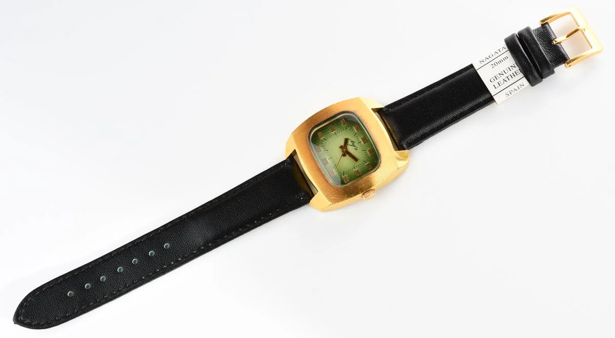Massive Soviet gold-plated vintage Luch wrist watch