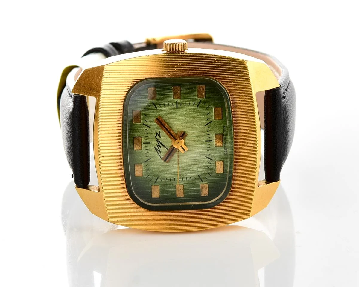 Massive Soviet gold-plated vintage Luch wrist watch