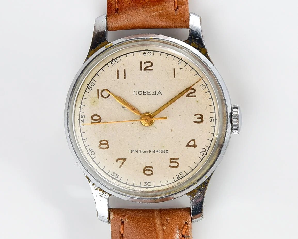 Vintage Pobeda watch with central seconds hand - 4th quarter of 1954!