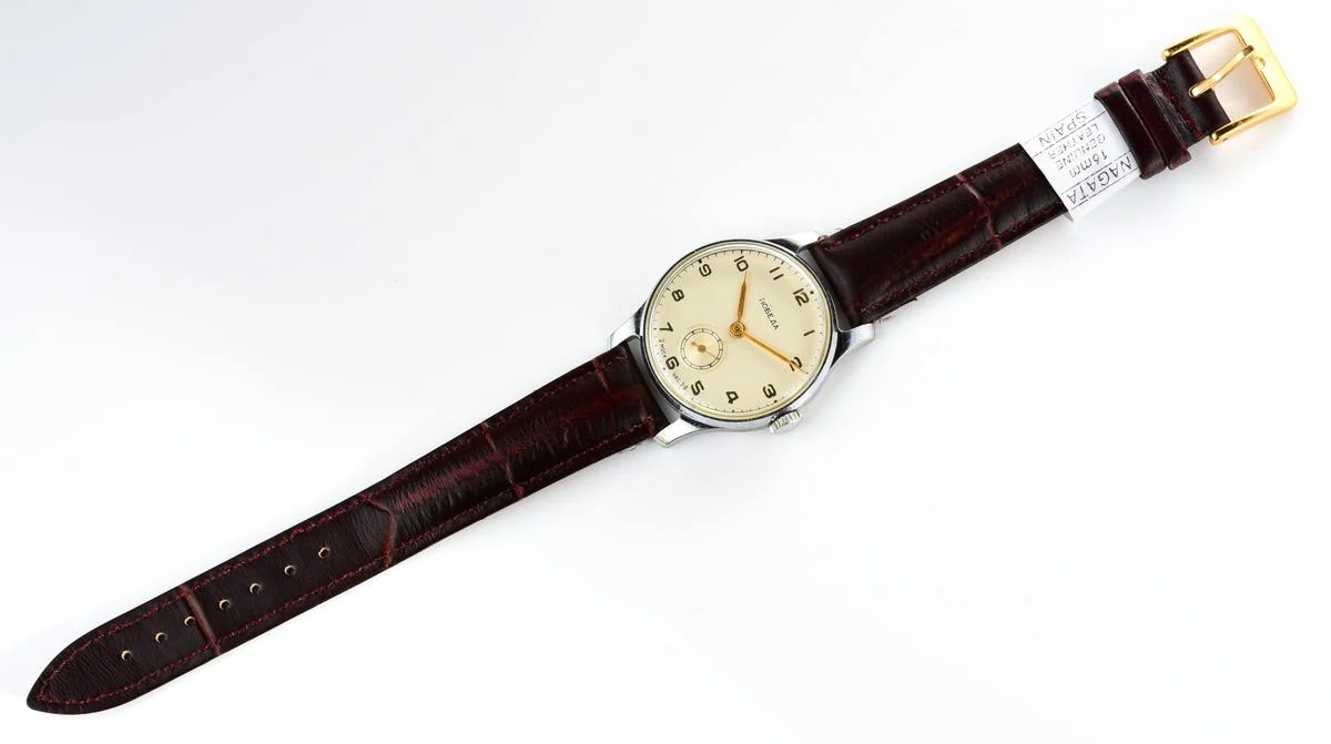 Excellent condition vintage Soviet Pobeda mechanical watch, 1st quarter of 1956