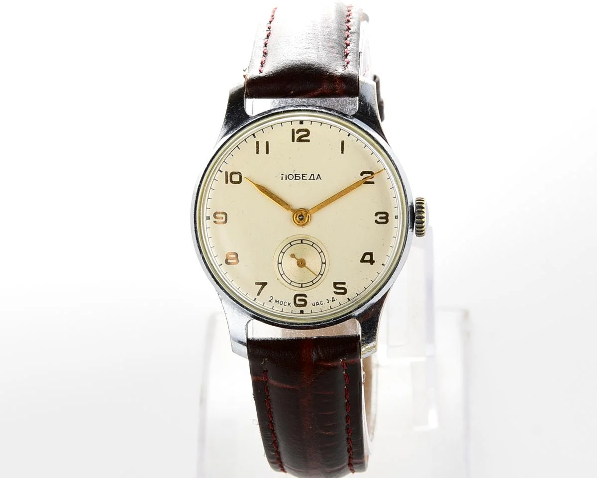 Excellent condition vintage Soviet Pobeda mechanical watch, 1st quarter of 1956