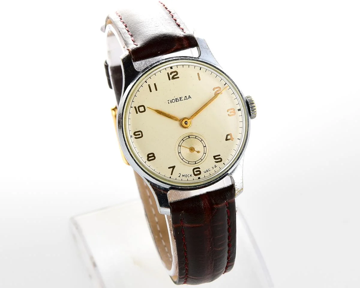Excellent condition vintage Soviet Pobeda mechanical watch, 1st quarter of 1956