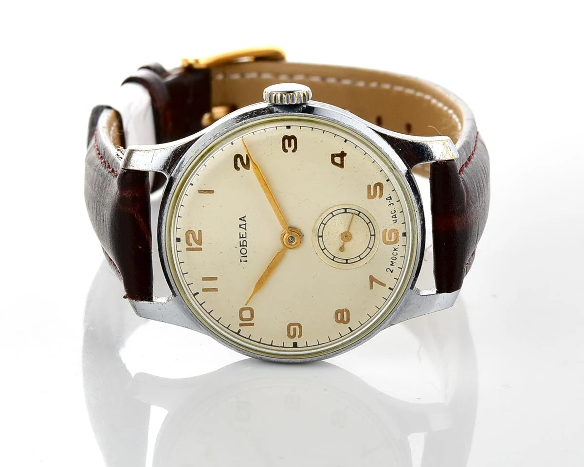 Excellent condition vintage Soviet Pobeda mechanical watch, 1st quarter of 1956