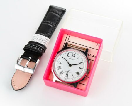 TIME CAPSULE: Soviet mechanical POBEDA watch in box – new old stock(NOS)!